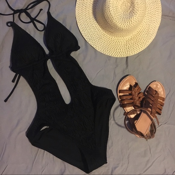 NWT Forever 21 crochet Monokini