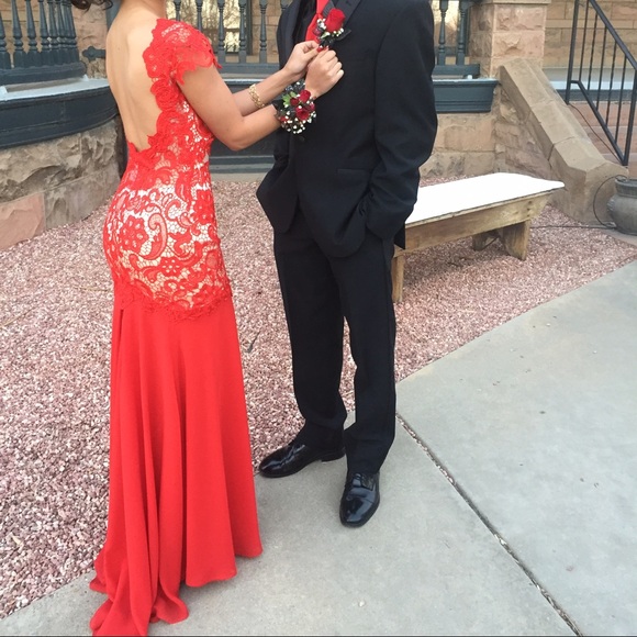 Red beautiful prom dress - Picture 2 of 4