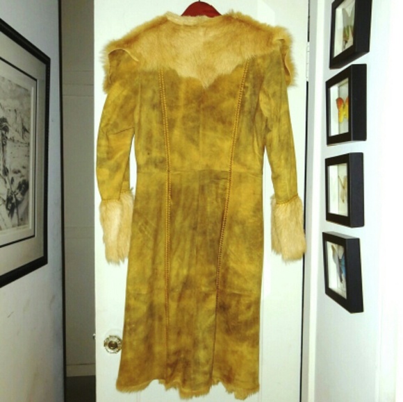 Chic Fur Coat - Picture 2 of 4