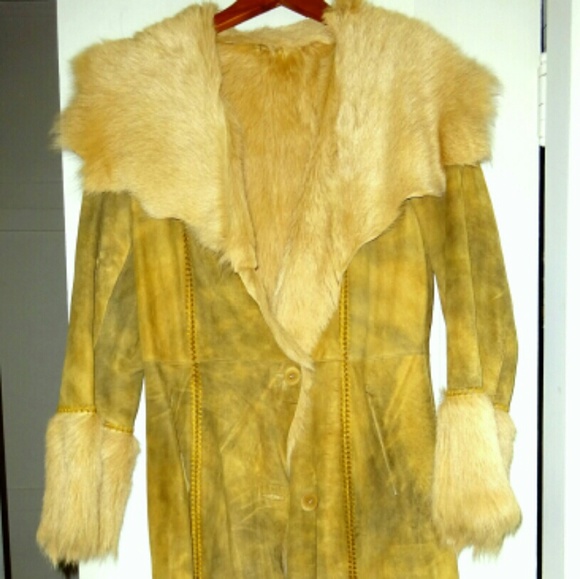 Chic Fur Coat - Picture 3 of 4