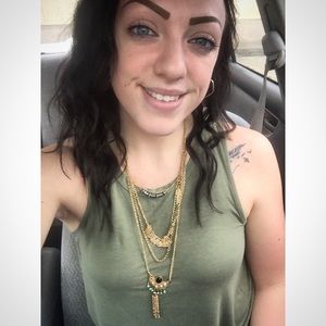 Meet your Posher, Alyssa