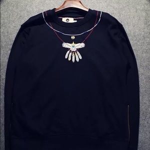 super cute black sweatshirt