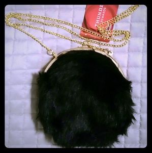 🔻PRICE DROP🔻Black Fuzzy Clutch