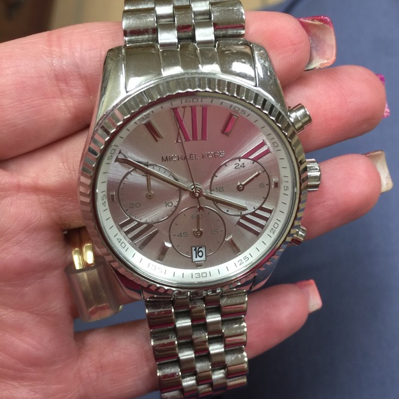 Michael Kors, Fossil, and Invicta watches. main image 4