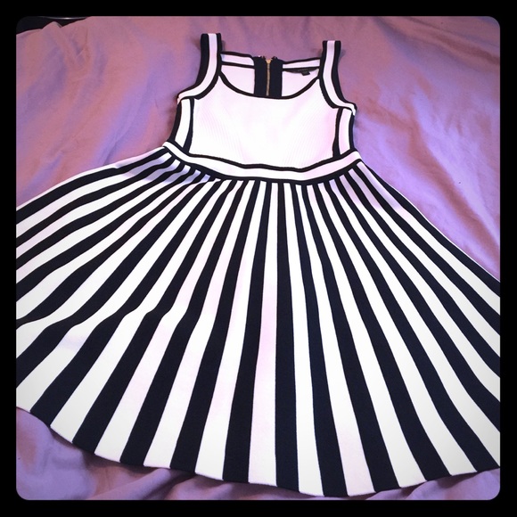 Guess Dresses & Skirts - Guess