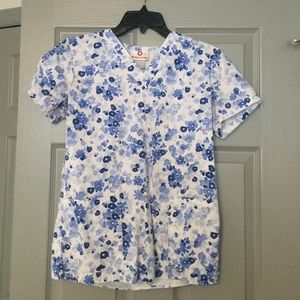 Women's Scrubs!! 3 tops and 2 pants barely used