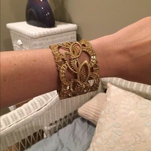 Gold bracelet