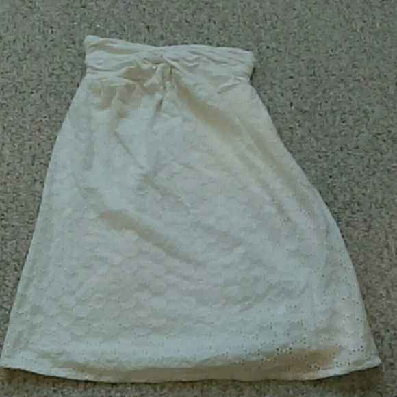 White strapless dress