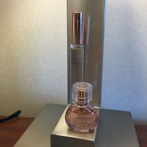 NWOT Estée Lauder Sensuous Nude