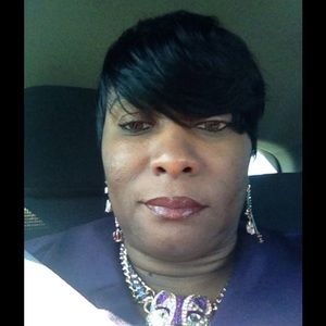 Meet your Posher, Gloria