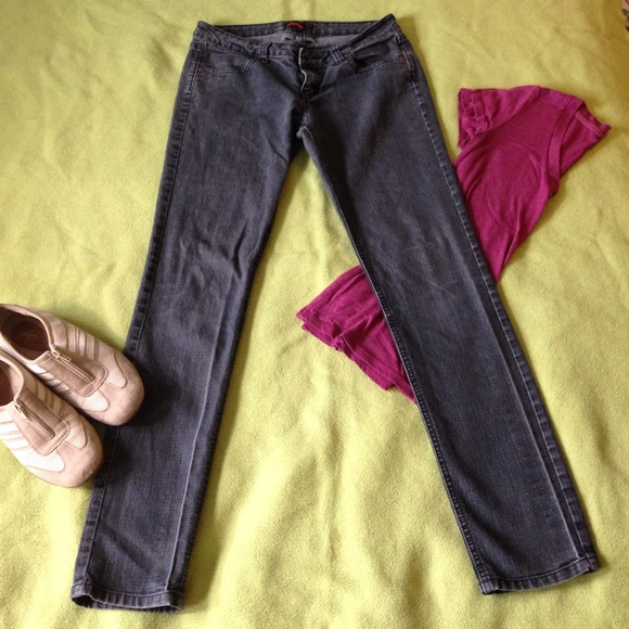 Forever 21 Straight Legged Jeans - Picture 1 of 4