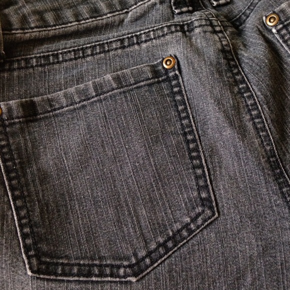 Forever 21 Straight Legged Jeans - Picture 4 of 4