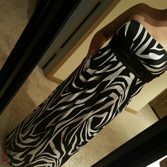 95% polyester 5% spandex Zebra Dress - Picture 2 of 4