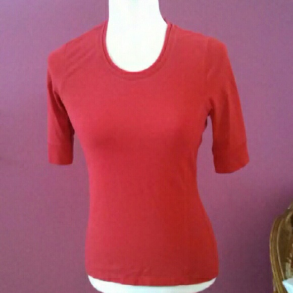 Basler red top - Picture 1 of 2