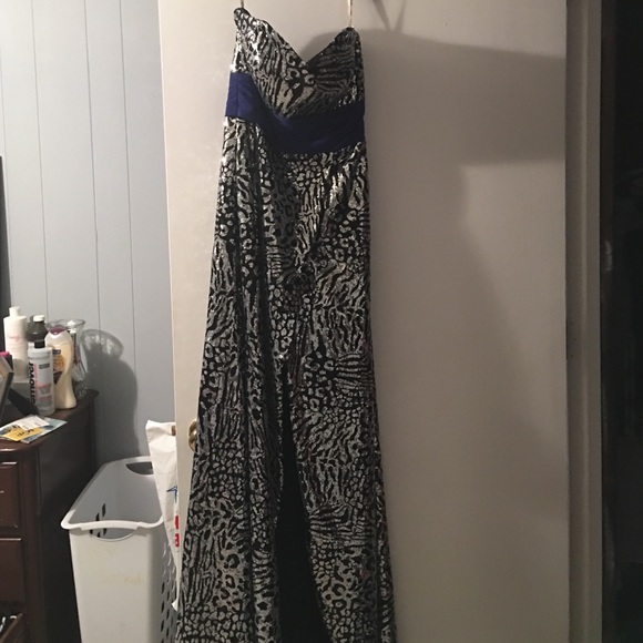 Dresses & Skirts - Prom dress size 2