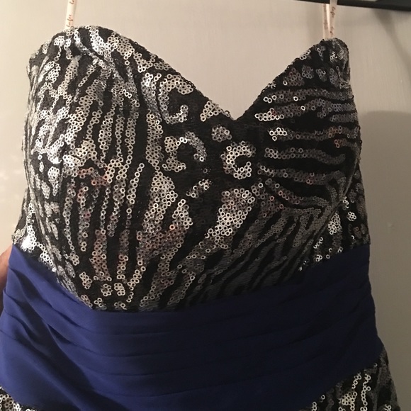 Prom dress size 2 - Picture 3 of 4