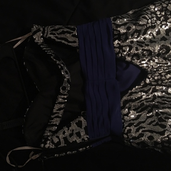 Prom dress size 2 - Picture 4 of 4