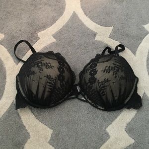 Victoria's Secret bombshell bra (adds 2 cup sizes)