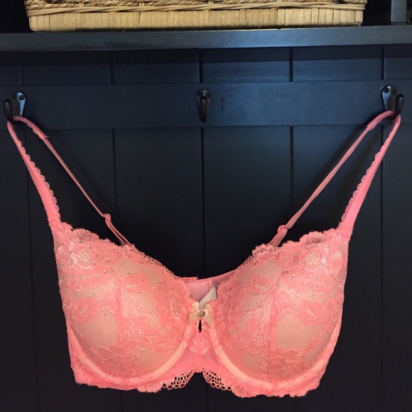 Victoria's Secret Other - Victoria's Secret salmon 34 DD Brazil nut body but