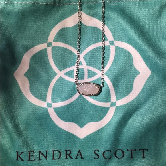 Authentic Kendra Scott silver necklace!