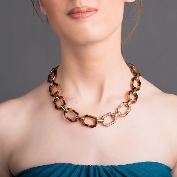 Tortoise chain necklace