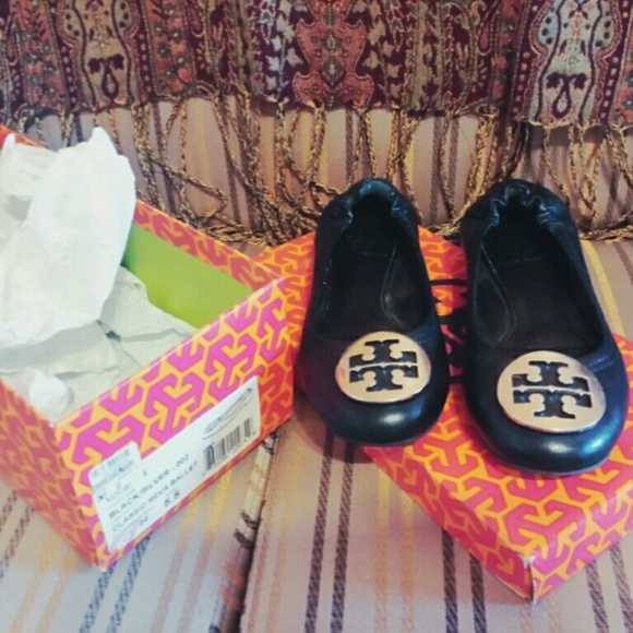 Tory Burch original leather flats. No flaws!