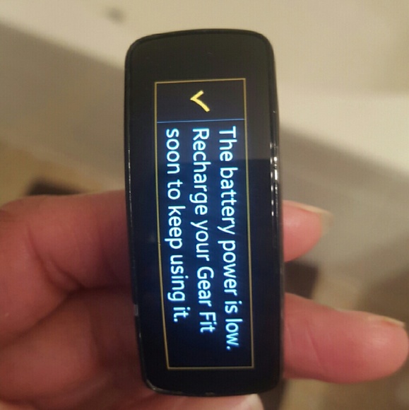 Samsung Galaxy gear fit with charger - Picture 3 of 3