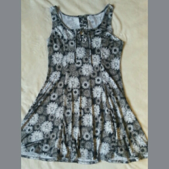 Hot Topic Skull Daisy dress