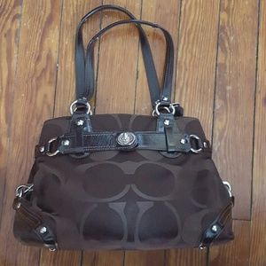 Brown Coach purse in Fantastic Condition