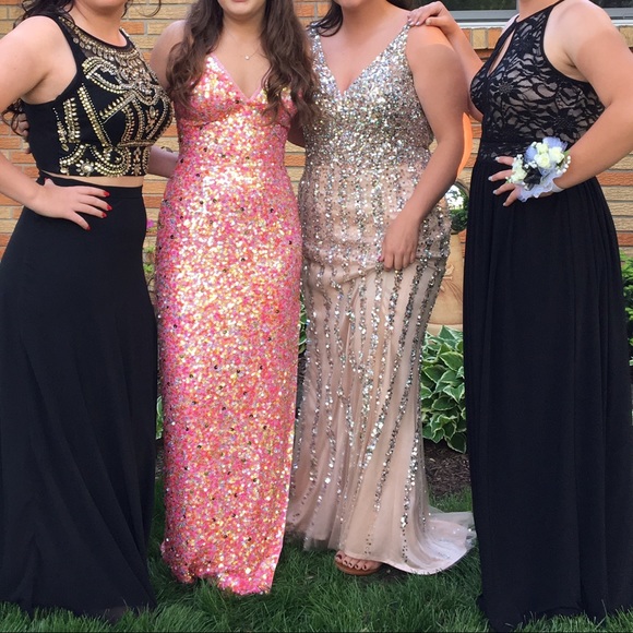 PROM DRESS - Picture 2 of 3