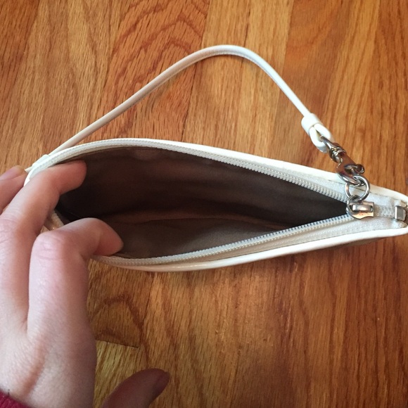 Coach wristlet - Picture 2 of 4