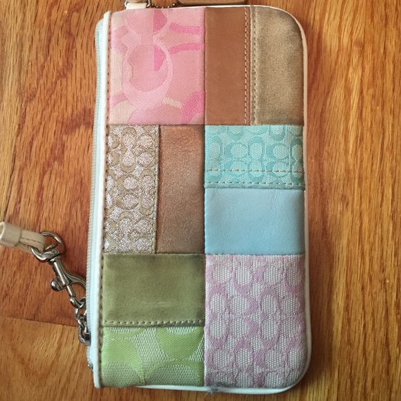 Coach wristlet - Picture 4 of 4