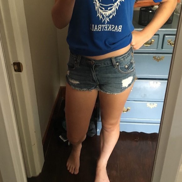 Bullhead shorts. Slouchy short. - Picture 3 of 4