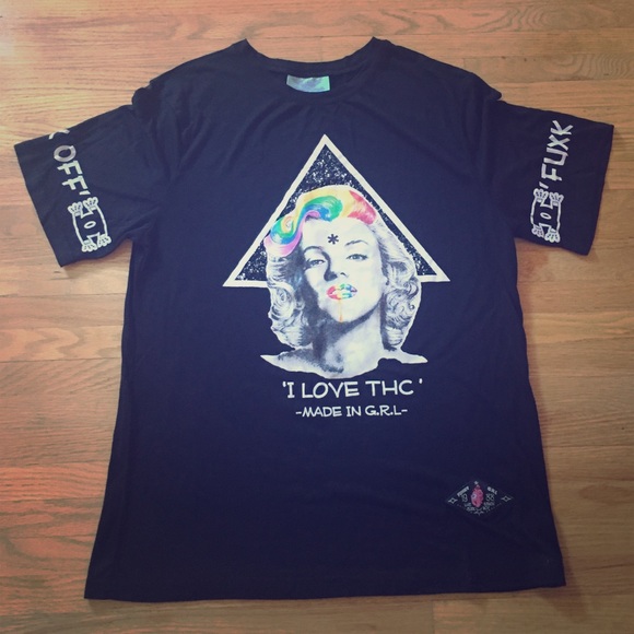 RARE Japanese Graphic Tee 💗❤️💙💜💚