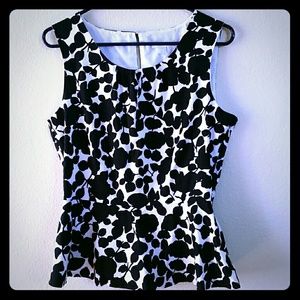 *Sale* New York & Co peplum top