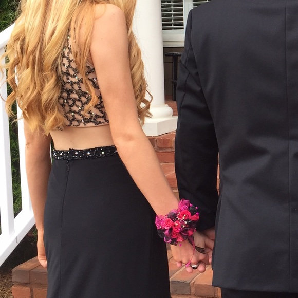 Prom dress!!! - Picture 2 of 4