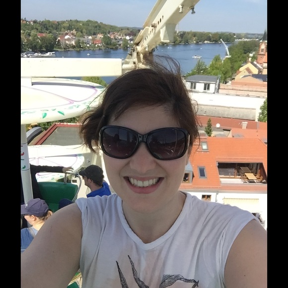 Meet your Posher, Maria - Picture 1 of 1