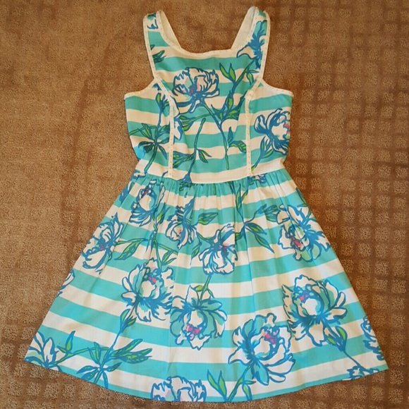 Lilly Pulitzer dress with pockets!