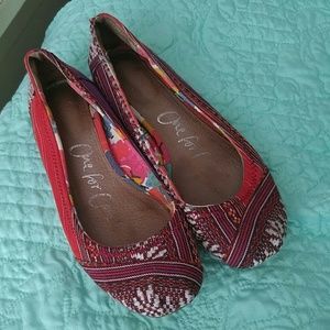 Toms tribal flats