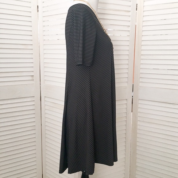 Black & taupe stripe boutique swing dress - Picture 2 of 4