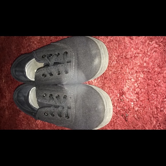 Black Shoes