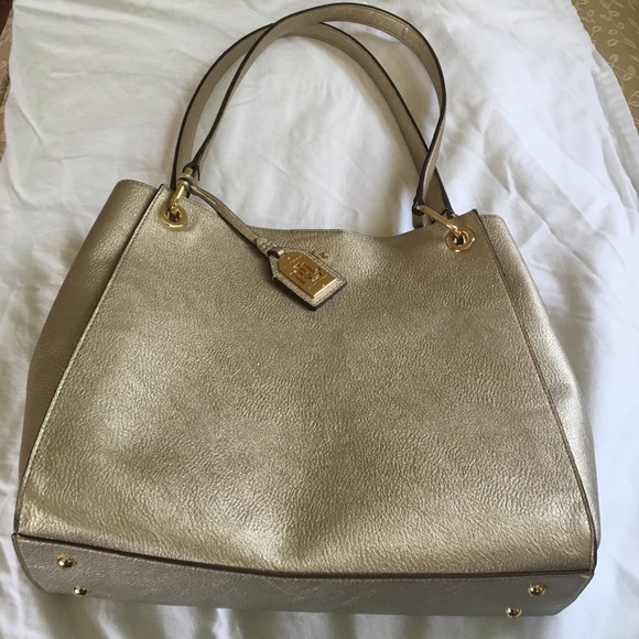 Gently used Ralph Lauren purse.