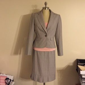 3 PC Skirt Suit! 🌸