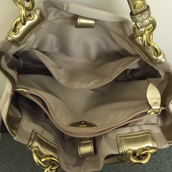 Coach purse - Picture 3 of 3