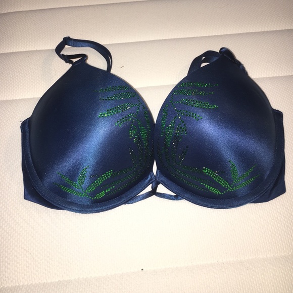 NWOT VS bombshell bra