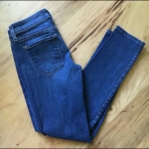 Vince slim fit skinny jeans Sz 25