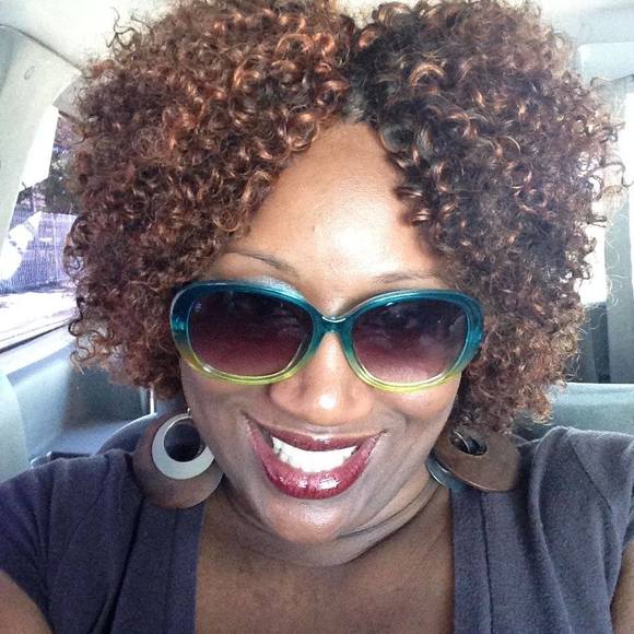 Meet your Posher, Charrie