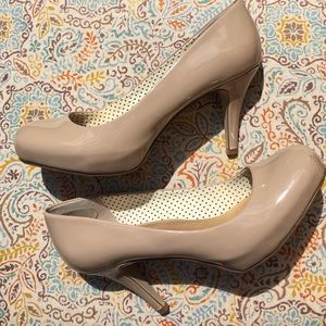 Madden Girl Gettaa pumps in Nude