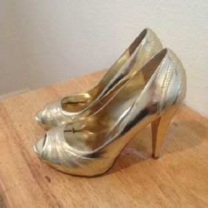 Aldo gold dress shoes