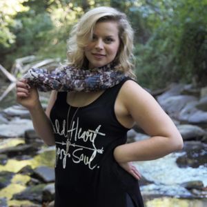 Meet your Posher, Lindz